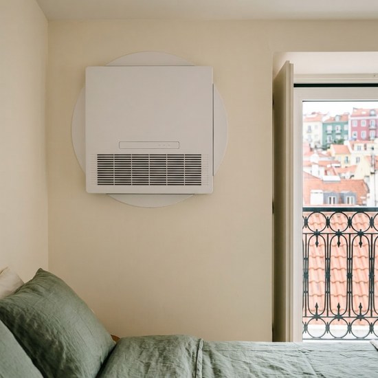 Unidade de ventilação descentralizada com recuperação de calor instalada numa parede — Grande Lisboa